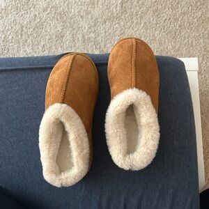 Cozy Tan Slippers with Cream Lining
